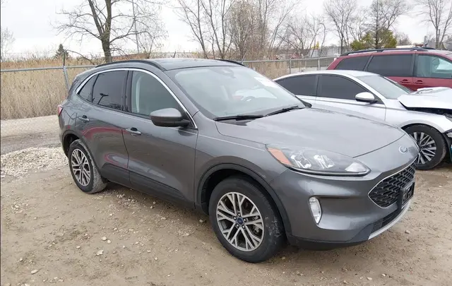 FORD ESCAPE SEL 2022