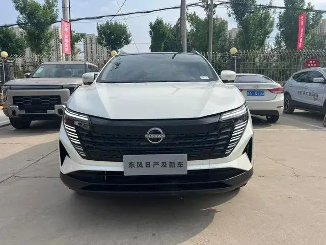 NISSAN QASHQAI 2025