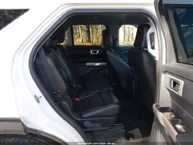 FORD EXPLORER XLT 2023