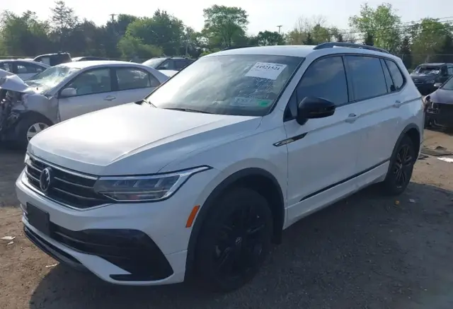 VOLKSWAGEN TIGUAN SE R-LINE BLACK ПАНОРАМНАЯ КРЫША 19 ЧЕРНЫЕ ДИСКИ TRAVEL ASSIST (АВТОПИЛОТ) АДАПТИВНЫЙ КРУИЗ СИСТЕМА 2026