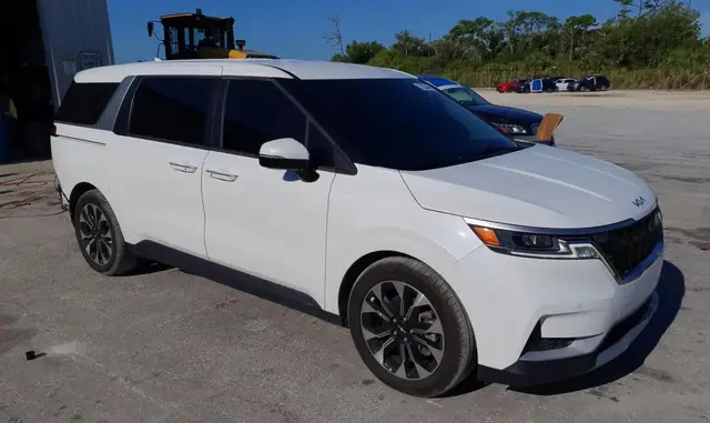 KIA CARNIVAL EX 2023