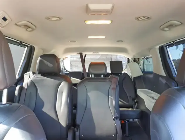 KIA CARNIVAL EX 2023