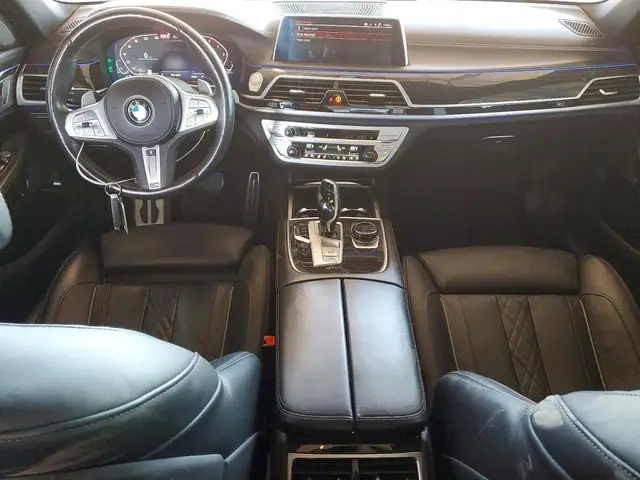 BMW 750 XI 2022