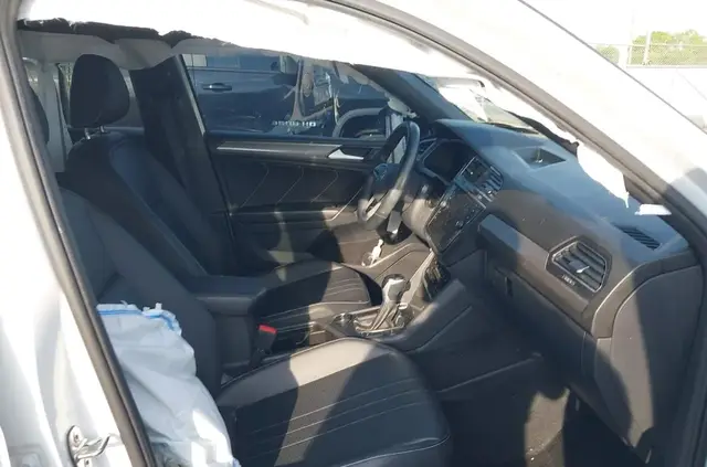 VOLKSWAGEN TIGUAN 2.0T SE R-LINE BLACK 2L 2022