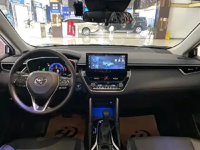 TOYOTA COROLLA CROSS 2023