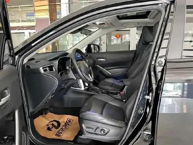 TOYOTA COROLLA CROSS 2023