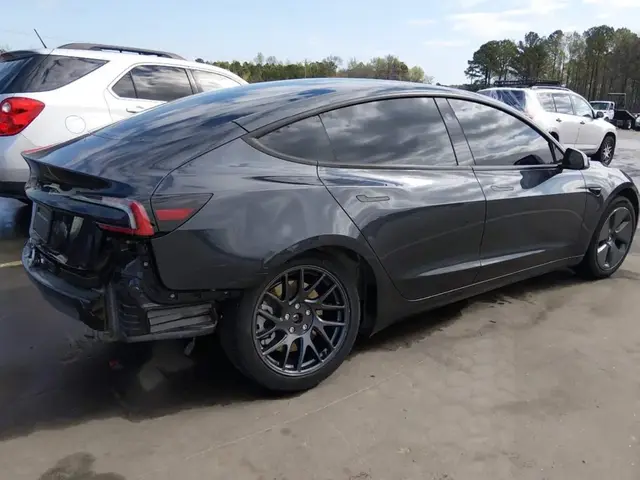 TESLA MODEL 3 LONG RANGE 2024