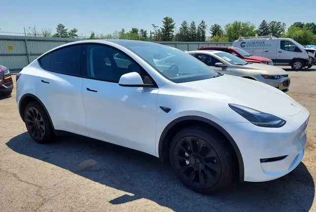 TESLA MODEL Y 29 2023