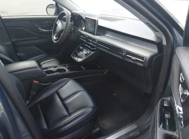 LINCOLN CORSAIR STANDARD 2 2022