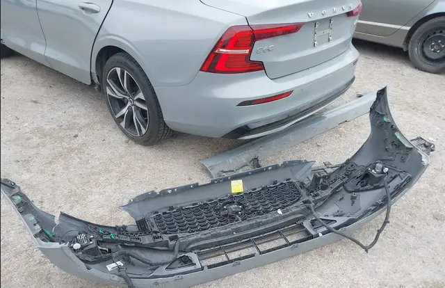 VOLVO S60 B5 CORE DARK THEME 2024