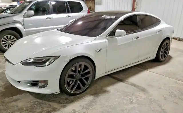 TESLA MODEL S ОГРОМНЫЙ 17-ДЮЙМОВЫЙ ВЕРТИКАЛЬНЫЙ ТАЧСКРИН СИСТЕМА АВТОПИЛОТА (AUTOPILOT) ПНЕВМОПОДВЕСКА С ПАМЯТЬЮ Г 2026