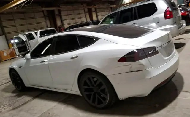 TESLA MODEL S ОГРОМНЫЙ 17-ДЮЙМОВЫЙ ВЕРТИКАЛЬНЫЙ ТАЧСКРИН СИСТЕМА АВТОПИЛОТА (AUTOPILOT) ПНЕВМОПОДВЕСКА С ПАМЯТЬЮ Г 2026
