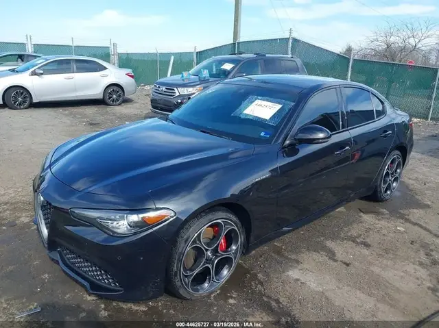 ALFA ROMEO GIULIA VELOCE ПОЛНЫЙ ПРИВОД Q4) 2022