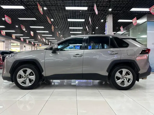 TOYOTA RAV-4 2022