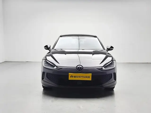 VOLKSWAGEN LAMANDO L - SKODA 2023