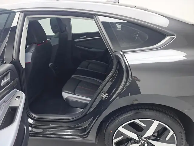 VOLKSWAGEN LAMANDO L - SKODA 2023