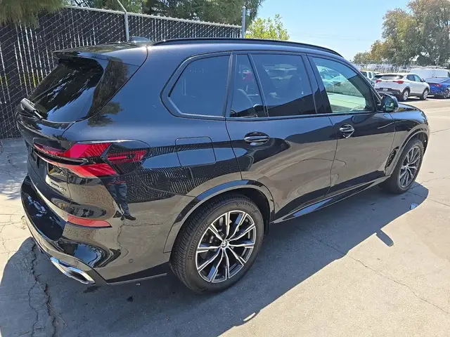 BMW X5 SPORTS ACTIVITY VEHICLE 2024