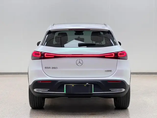 MERCEDES-BENZ EQA 2023