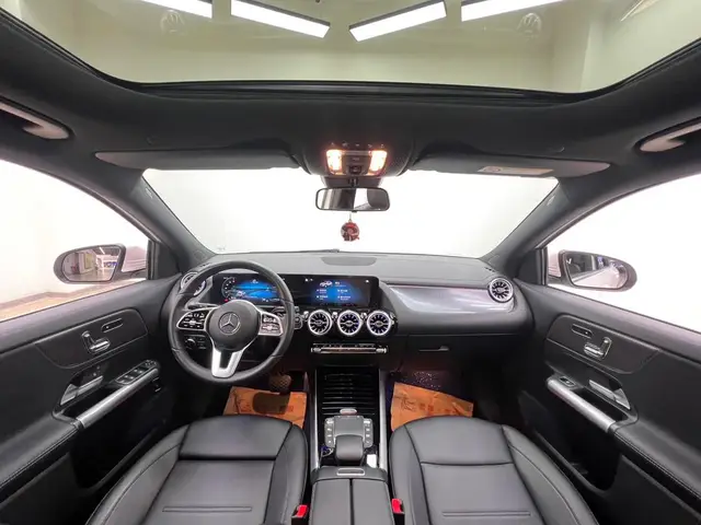 MERCEDES-BENZ EQA 2023
