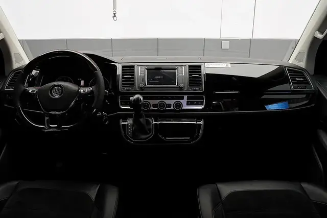 VOLKSWAGEN MULTIVAN LUXURY 2018