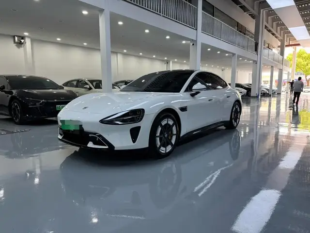 XIAOMI SU7 2024