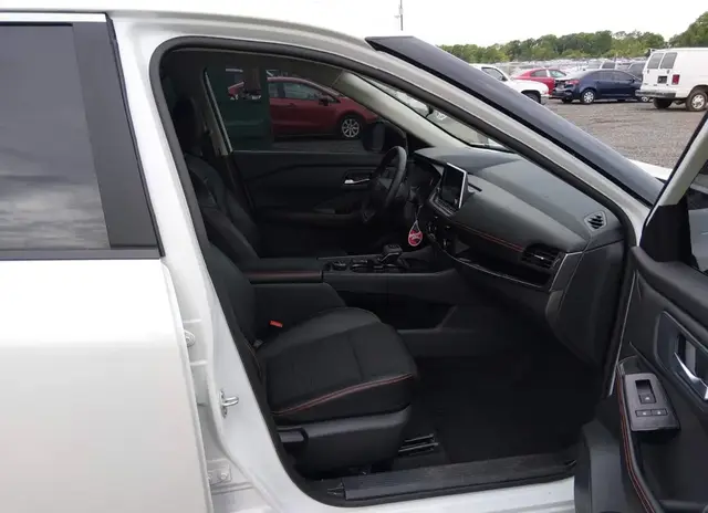 NISSAN ROGUE 5L 2025