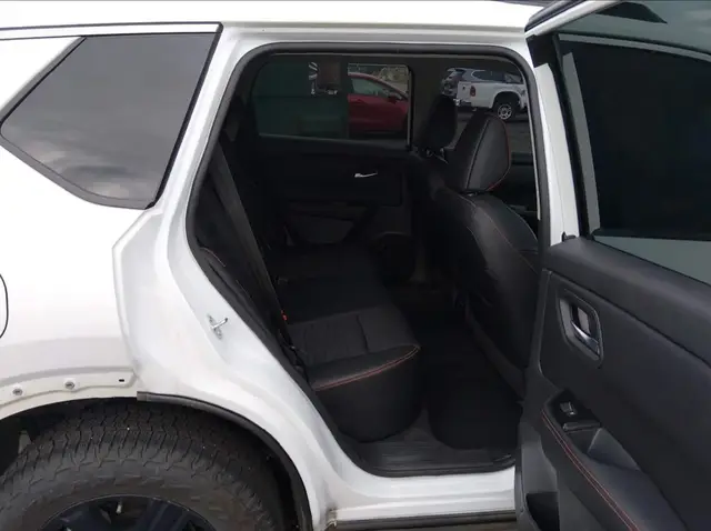 NISSAN ROGUE 5L 2025