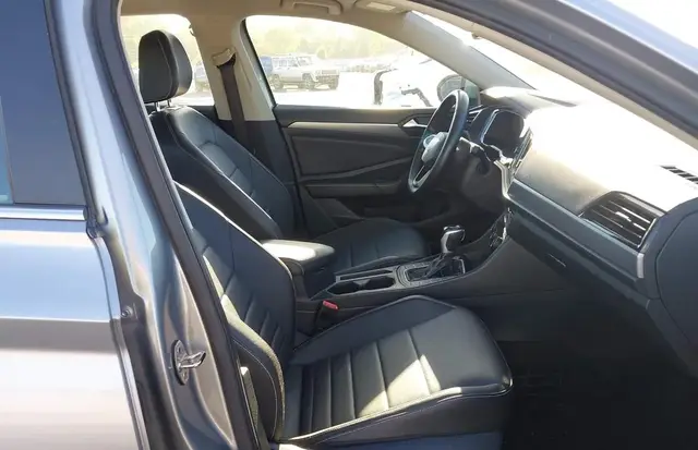 VOLKSWAGEN JETTA - - 2024