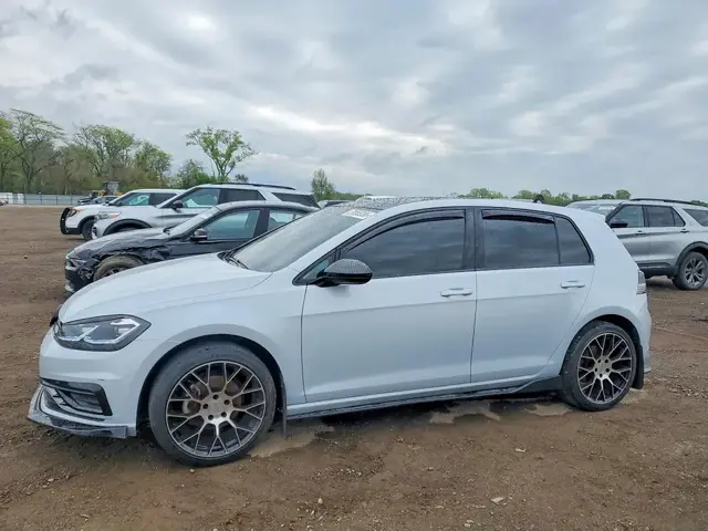 VOLKSWAGEN GOLF 2020