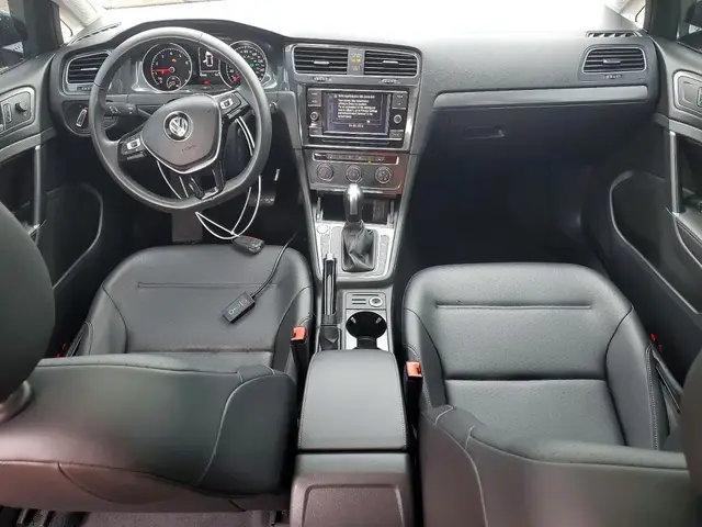 VOLKSWAGEN GOLF 2020