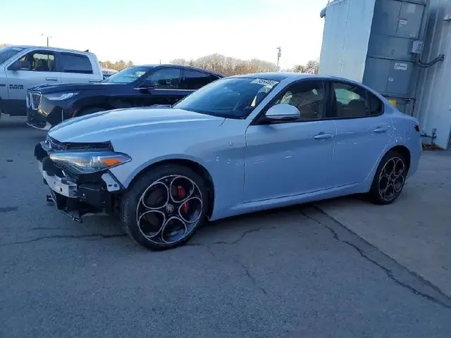 ALFA ROMEO GIULIA SUPER 2022