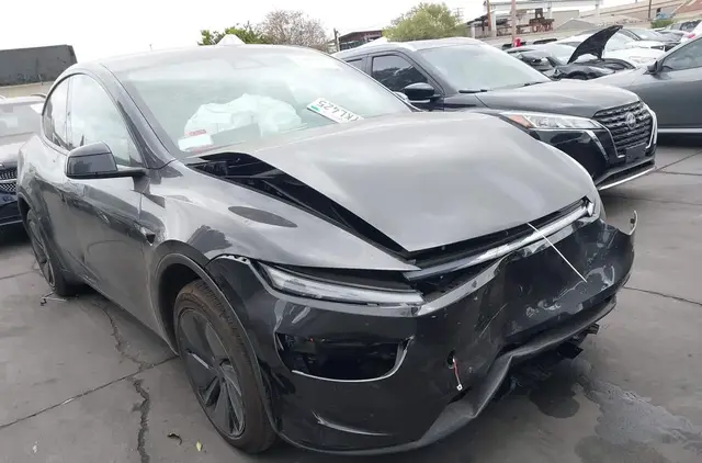 TESLA MODEL Y PREMIUM 2026
