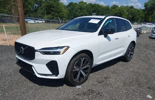 VOLVO XC60 2023
