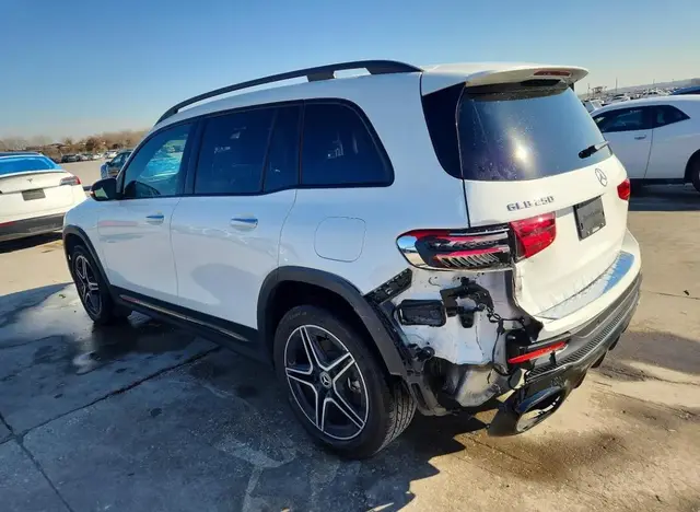 MERCEDES-BENZ GLB 250 4MATIC 2024
