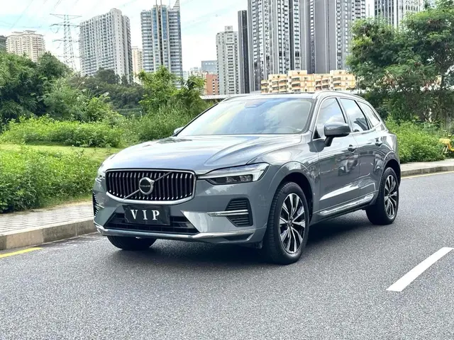 VOLVO XC60 LUXURY 2023