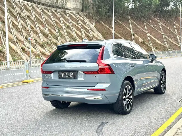 VOLVO XC60 LUXURY 2023