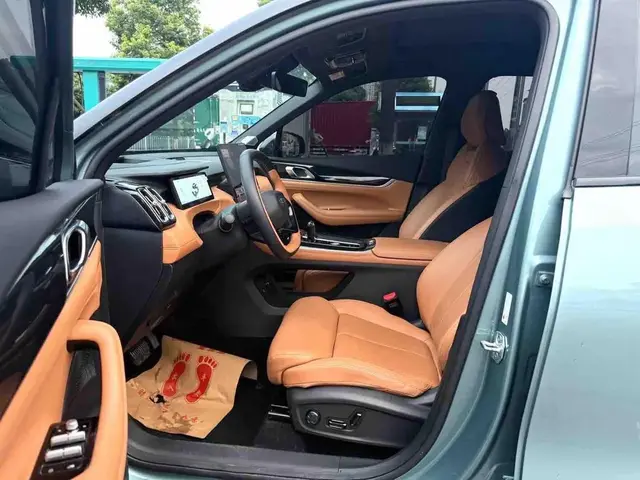 GEELY BOYUE L 2025