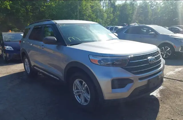 FORD EXPLORER XLT 2022