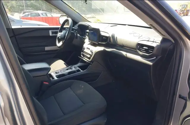 FORD EXPLORER XLT 2022