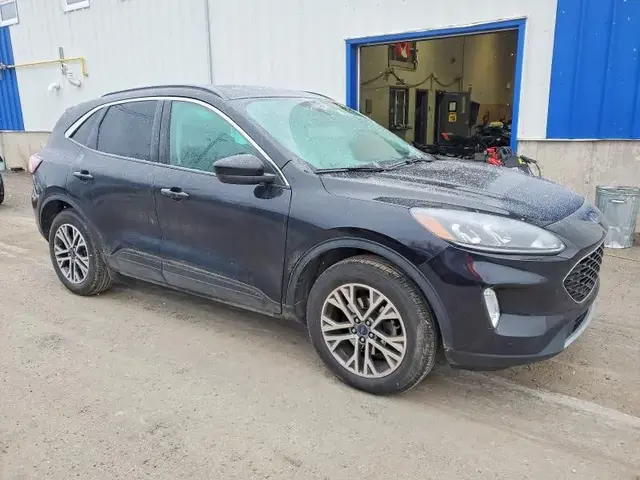 FORD ESCAPE SEL 2022