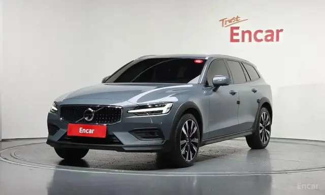 VOLVO V60 CROSS COUNTRY B5 2022