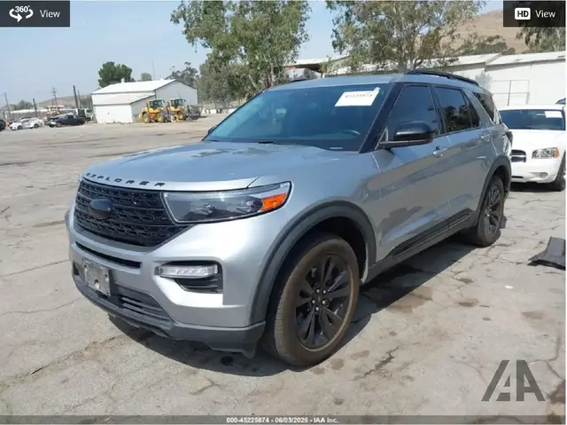 FORD EXPLORER XLT 2023