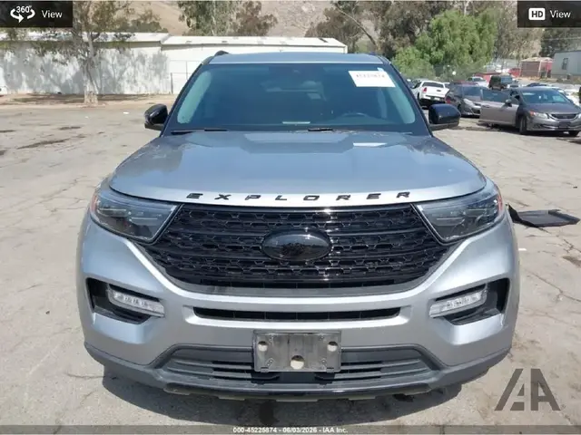 FORD EXPLORER XLT 2023