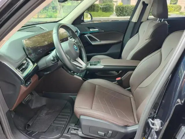 BMW IX1 2024