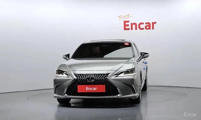 LEXUS ES300H LUXURY 2023