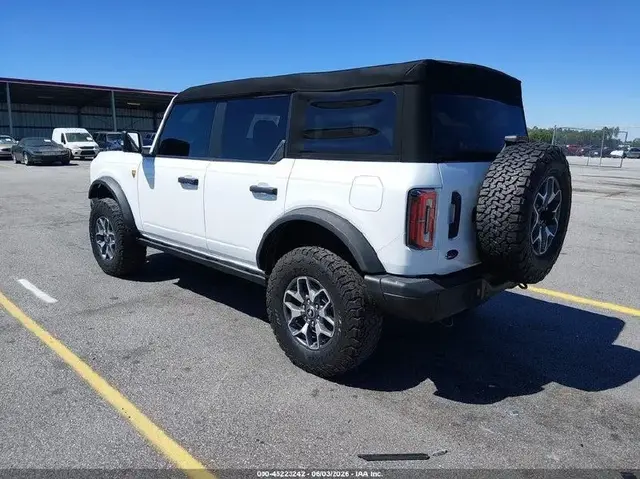 FORD BRONCO BADLANDS 2023