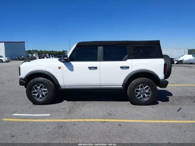 FORD BRONCO BADLANDS 2023