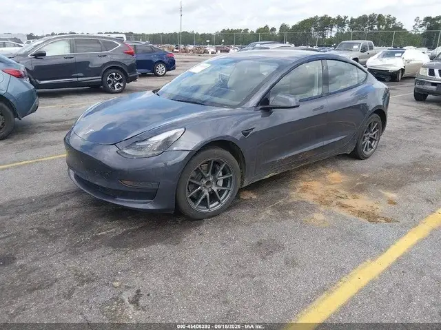 TESLA MODEL 3 REAR-WHEEL DRIVE 2023