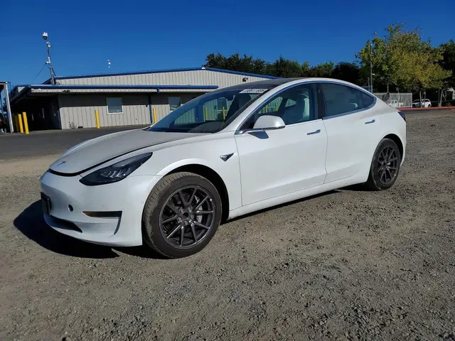TESLA MODEL 3 23 2020