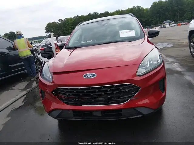 FORD ESCAPE SE 2022